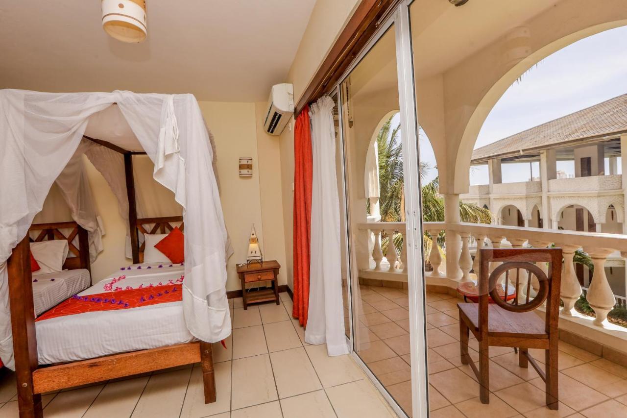 Cityblue Creekside Hotel & Suites Момбаса Экстерьер фото