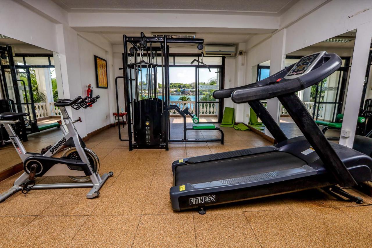 Cityblue Creekside Hotel & Suites Момбаса Экстерьер фото