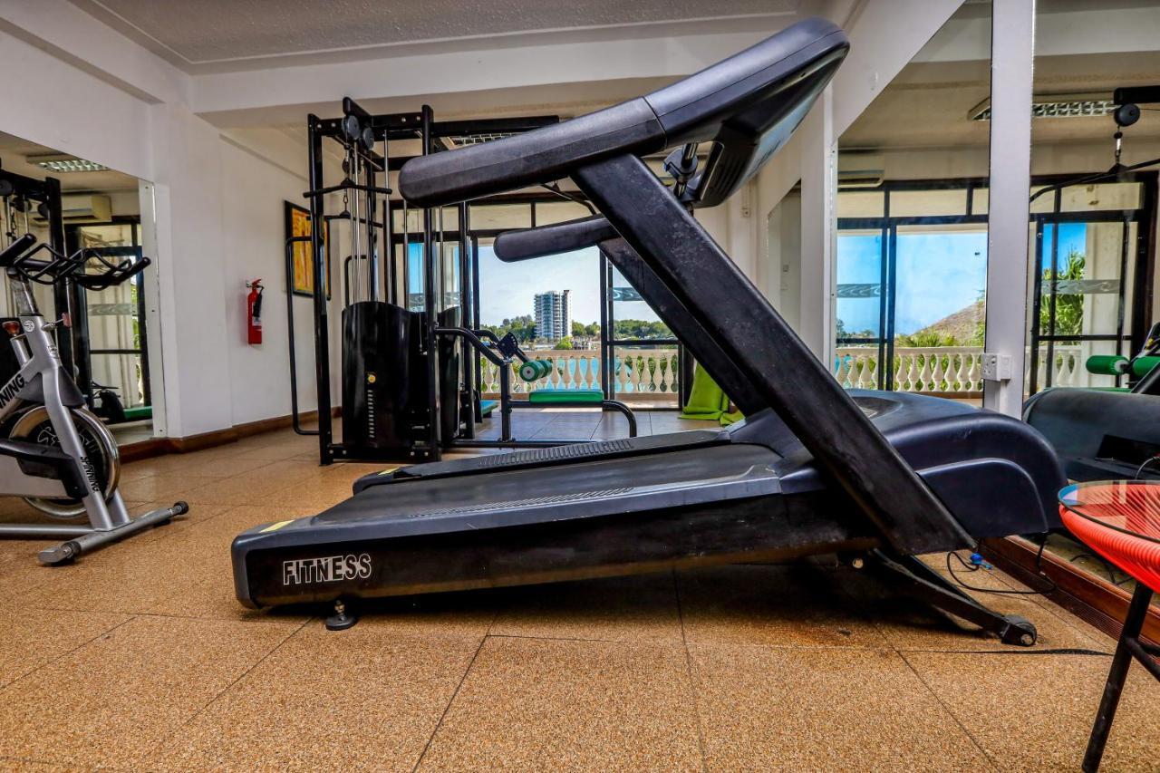 Cityblue Creekside Hotel & Suites Момбаса Экстерьер фото